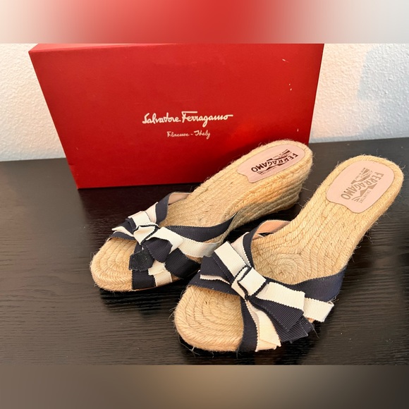 VINTAGE EUC SALVATORE FERRAGAMO WEDGE SZ 9.5 - Picture 4 of 6